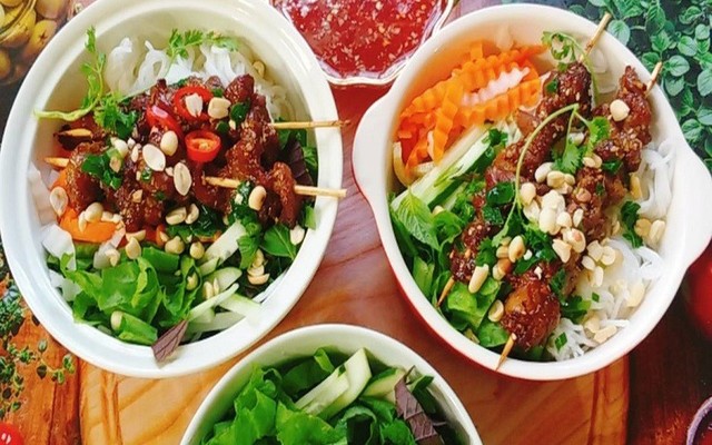 O Nguyên Bún Vịt Khô & Bún Thịt Nướng - Trường Chinh