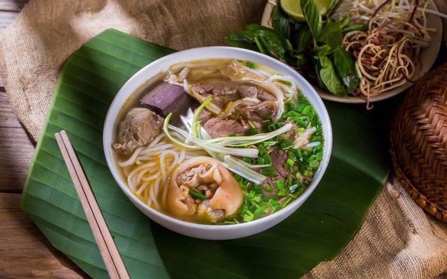 Bún Bò Huế Na - Lê Quang Đạo