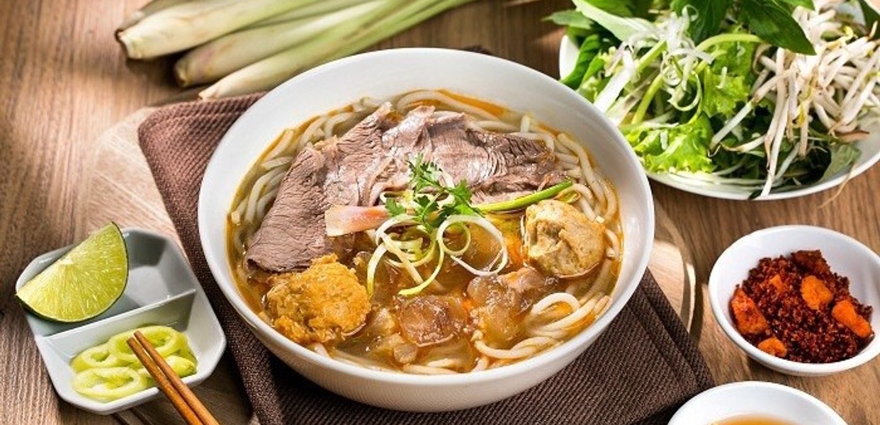 QUÁN BÚN BÒ NGON NHẤT NHÌ QUẬN TÂN BÌNH ĐƯỢC YÊU THÍCH