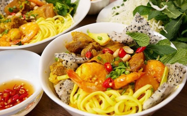 Quán Phú Phát - Mì Quảng Miền Trung - Trần Quốc Toản