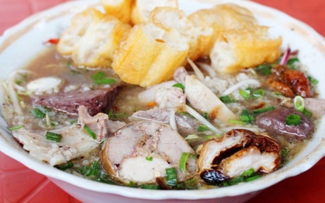 Cô Năm - Cháo Lòng - Đường 79
