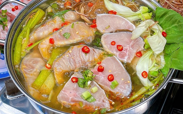 Lẩu Cá - Lẩu Thái Quang Lẩu - 885 Hoàng Sa