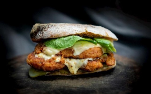 Bread&Butter Streetfood - Đường Số 11