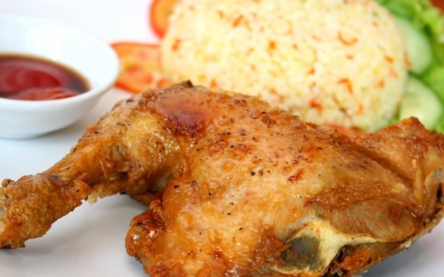 Cô Tuyền Cơm Gà Xối Mỡ - Nguyễn Văn Khối