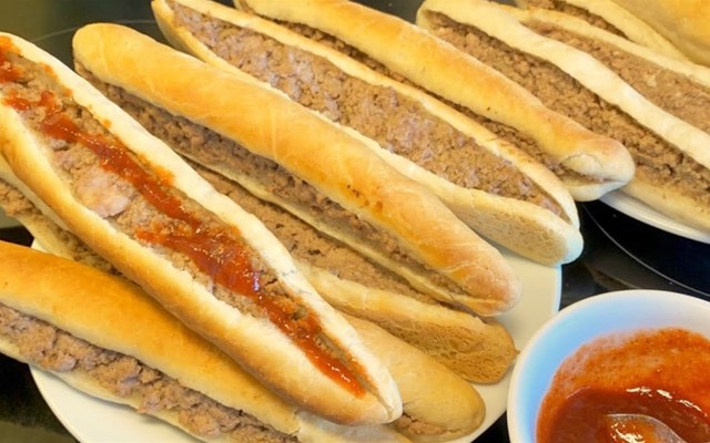Bánh Mì Cay - Đặc Sản Hải Phòng - Quỳnh Mai