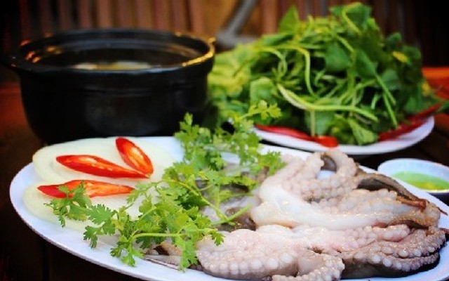 Quán Lạc Cảnh Biên Hoà - Bạch Tuộc Nhúng Mẻ & Gà Nấu Siêu - Đường D2