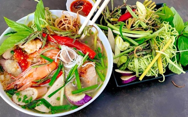 Sài Gòn Nhỏ - Hủ Tiểu Mực & Bún Mắm Miền Tây - Phan Thanh