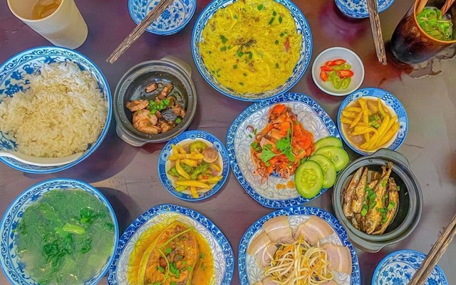 Cơm Bếp Của Mẹ - 75 Yên Bái