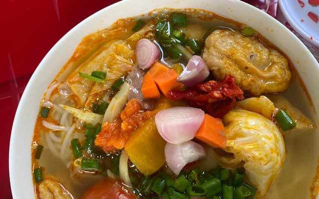 Quán Bún Chả Cá - 37 Thạch Hãn