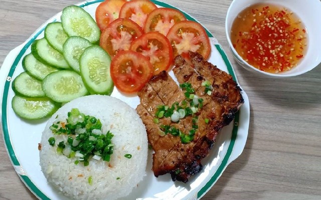 Cơm Tấm Hai Hà - Cách Mạng Tháng 8