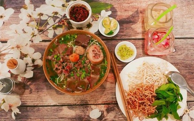 Bún Bò Huế Ngự Uyển - Nguyên Hồng