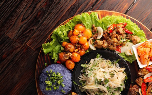 Gà Đi Bộ Nướng - 48 Lam Sơn