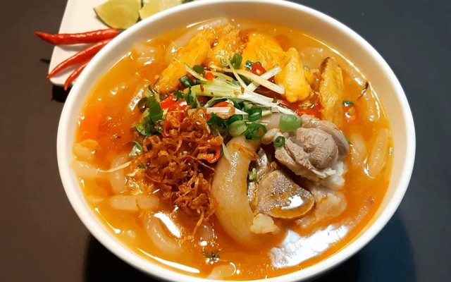 Út Trang - Bánh Canh Cua - Hồng Bàng