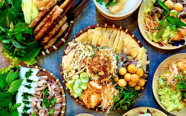 Con Gà Mái - Cơm Gà Phú Yên - Song Hành