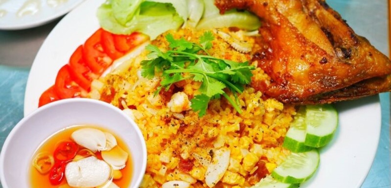 Cơm Chiên Gà Xối Mỡ 2A - 8 Phạm Văn Đồng | ShopeeFood - Food Delivery | Order & get it delivered | ShopeeFood.vn