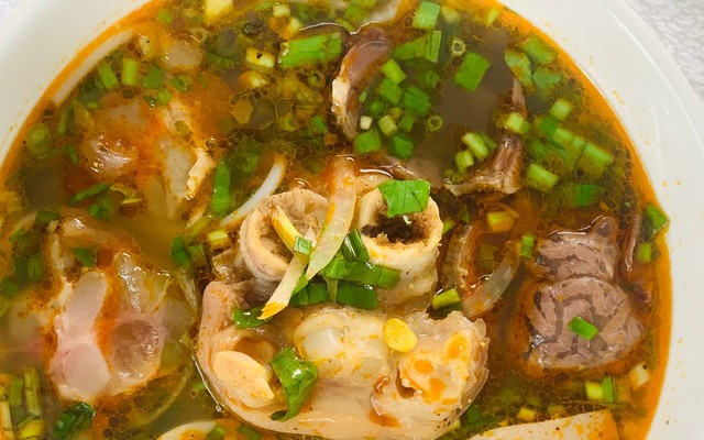 Bún Bò Huế Quốc Anh - Bún Bò Giò Nạm Gân Viên Chả - Hoà Lân 2