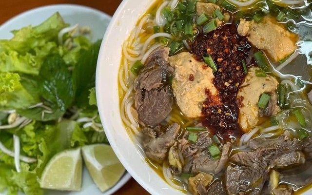 Bún Bò Khải Định - Lê Văn Lương