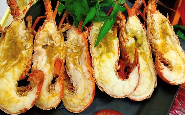 Quán Hải Sản Nữ Hoàng Hải Sản Tôm Hùm - Lê Đại Hành