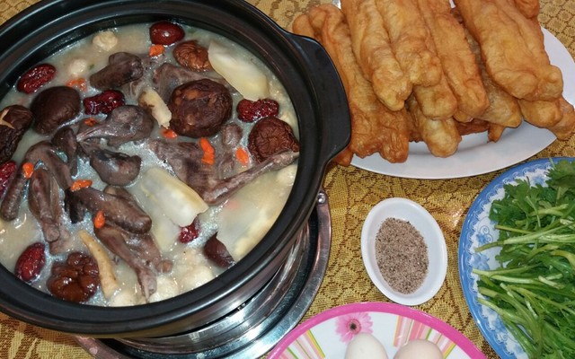 Quán Ăn Hoa Lan - Cháo Bồ Câu - 18 Đồ Chiểu