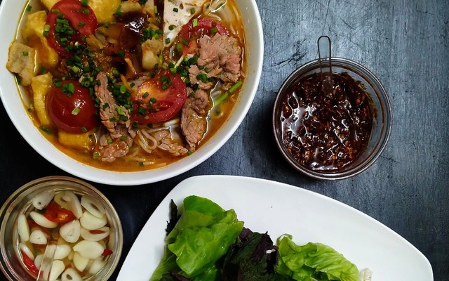 Quán Bún Riêu Cua Đồng Tóp Mỡ - Bạch Đằng