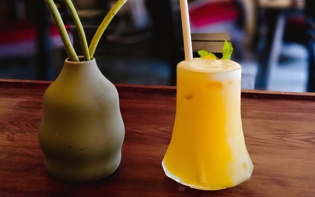 Tiệm Giải Khát & Ăn Vặt Cỏ Smoothies - Hoàng Văn Thụ