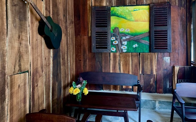 Tiệm Cà Phê Huy 1990 - Cách Mạng