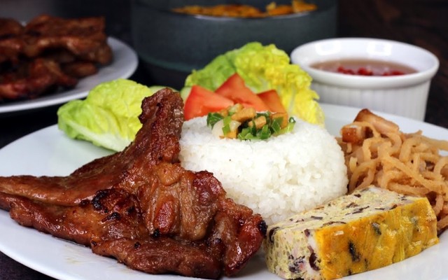 Quán Cơm Hồng Quan - Ba Tháng Hai