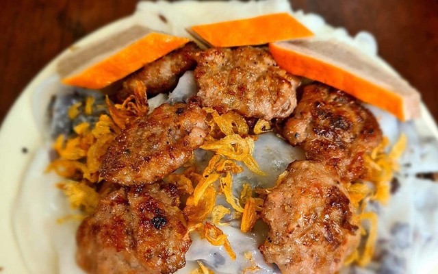 Tôn Yến - Bánh Cuốn Nóng & Bún Bò Nam Bộ - Nguyễn Ngọc Nại