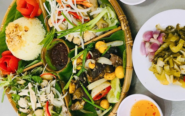 Cơm Gà Tam Kỳ Hồng Nga - Phan Xích Long