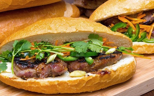 Bánh Mì 5 Đạt - Bánh Mì & Bao Kẹp - Quang Trung