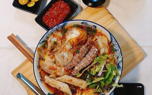 Quán Cô Hòa - Bún Riêu Tóp Mỡ Sườn Sụn & Đặc Sản Lẩu Cua Đồng - Tô Hiệu