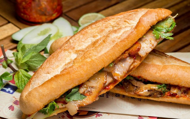 Bánh Mì Út Móm - Quang Trung