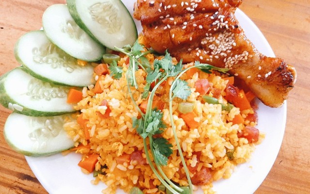 Linh - Cơm Chiên Gà Xối Mỡ - Tôn Thất Tùng