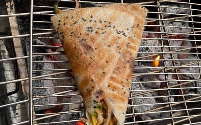 Dì Mặp - Bánh Tráng Nướng Mắm Ruốc - Lê Văn Chí