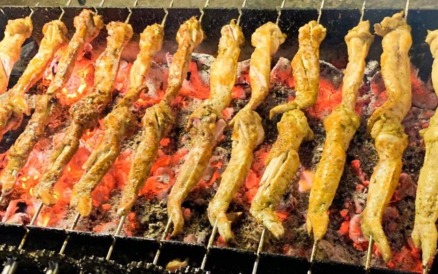 Cánh Gà Nướng & Chân Gà Chờ - 86 Nguyễn Thị Định