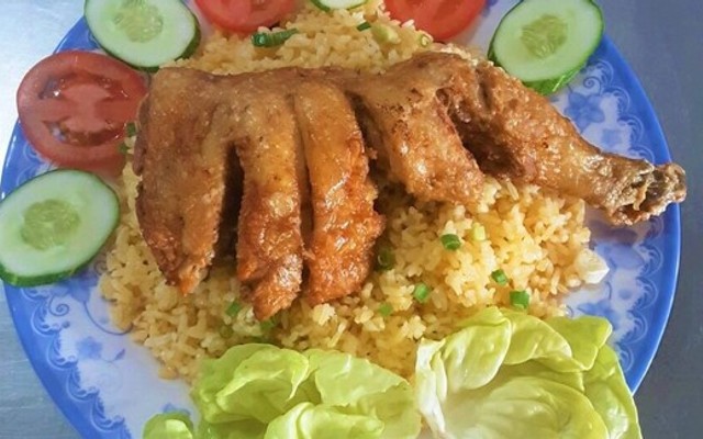 Cơm Gà Xối Mỡ Huy Khánh 03