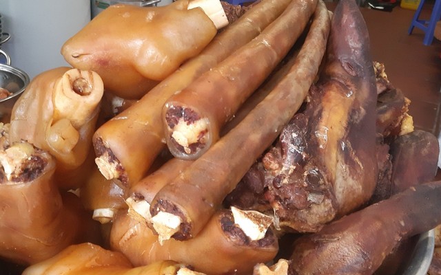 Quán Lẩu Dựng Bò Siu - Cách Mạng Tháng Tám