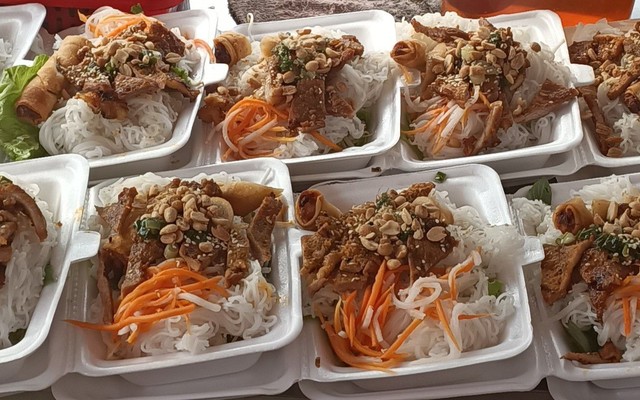 Quán Bún Thịt Nướng 170C - Gò Xoài