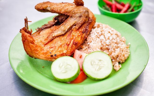 Quán Năm Lì 2 - Cơm Chiên Gà Xối Mỡ