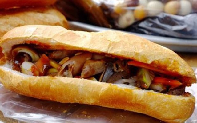 Bánh Mì Phá Lấu & Xá Xíu - Lê Quang Định