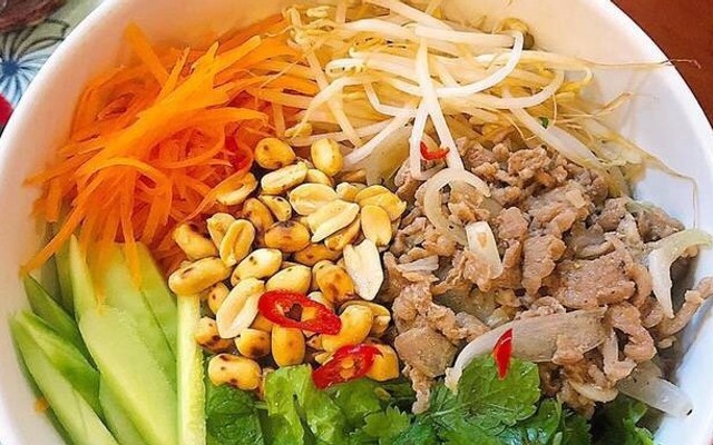Bún Trộn Nam Bộ & Gà Ủ Muối Hoa Tiêu - Trần Quốc Vượng