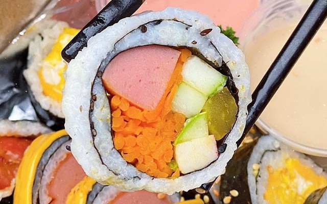 May Food - Cơm Gà Mật Ong & Kimbap