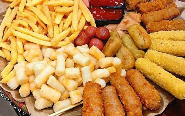 Bee Tea - Tiệm Mì Trộn Indomie & Chè Ngon - Phố Chùa Láng
