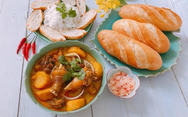 Tiệm Bánh Mì - Bánh Mì Bò Kho - Quang Trung