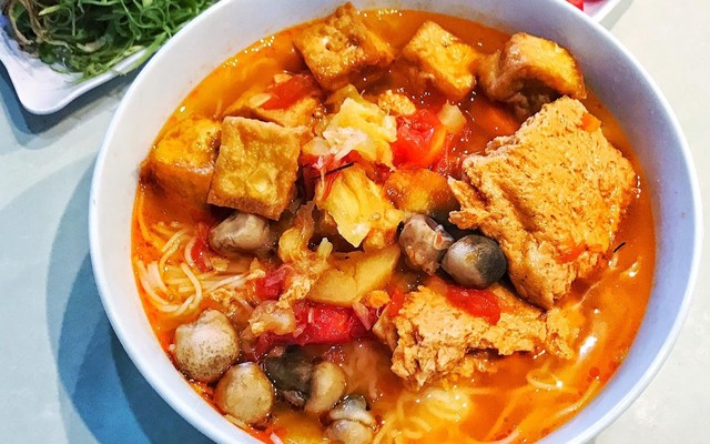 Cơm Chay Diệu Đức - Bún Bò Chay & Mì Quảng Chay - Phan Văn Hớn