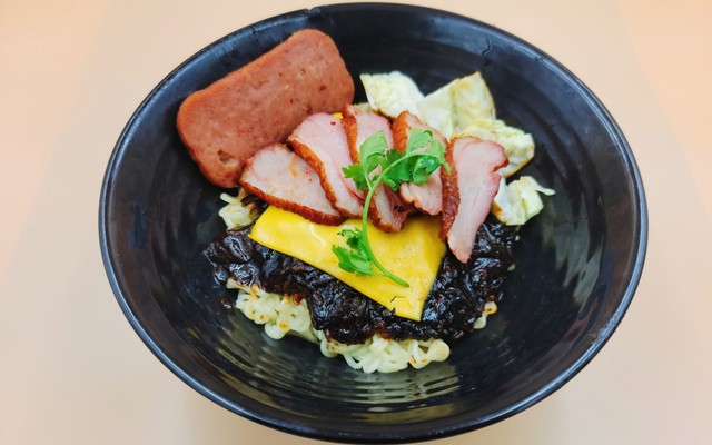 Cơm Gà Xối Mỡ & Mì Trộn Dách Lòu - Kim Mã Thượng