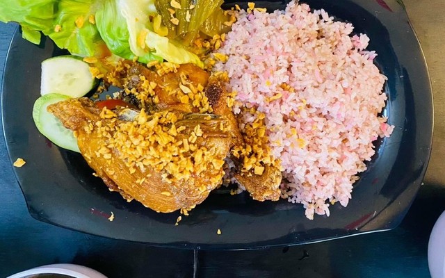 Cơm Gà Xối Mỡ Sốt Da Giòn Tiên Tiên - Thoại Ngọc Hầu