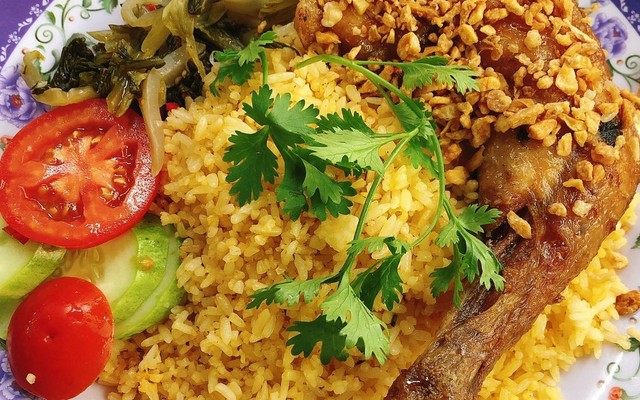 Cơm Gà Xối Mỡ 868 - Mì Xào - Ngô Bệ