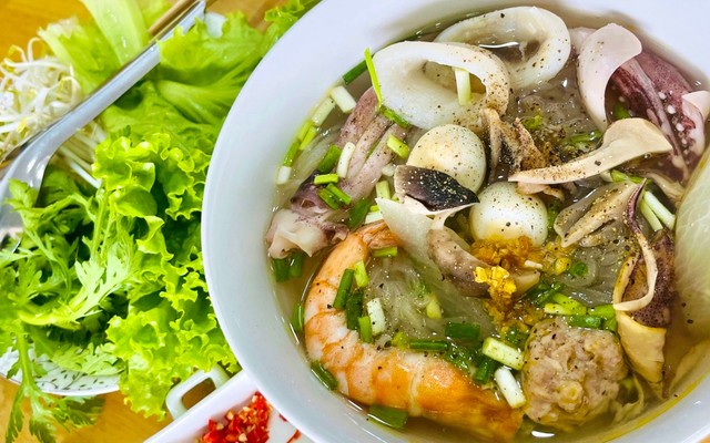 Coffee Shop Âu Thị - Hủ Tiếu Mực & Nước Ép - Hồ Bún Xáng