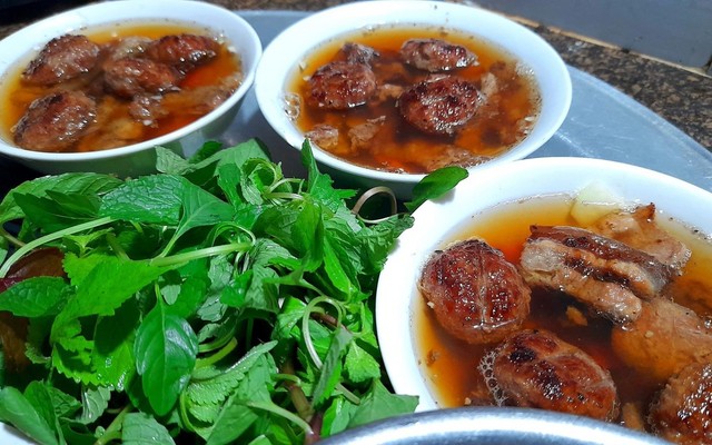 Bún Chả - Cửa Số 9 Sân Vận Động Hàng Đẫy